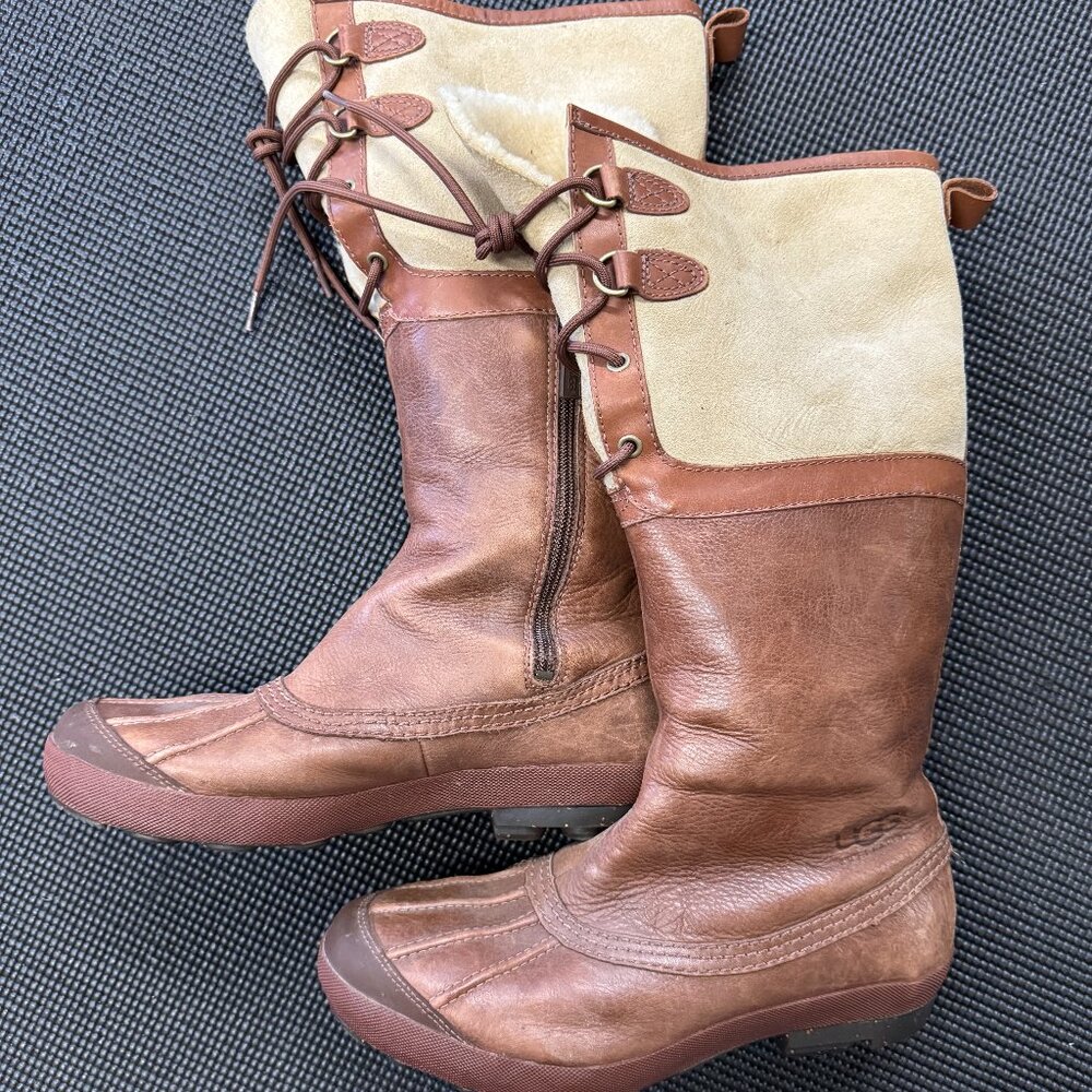 Ugg Women's Shearling-lined Leather Knee-High boots size 10